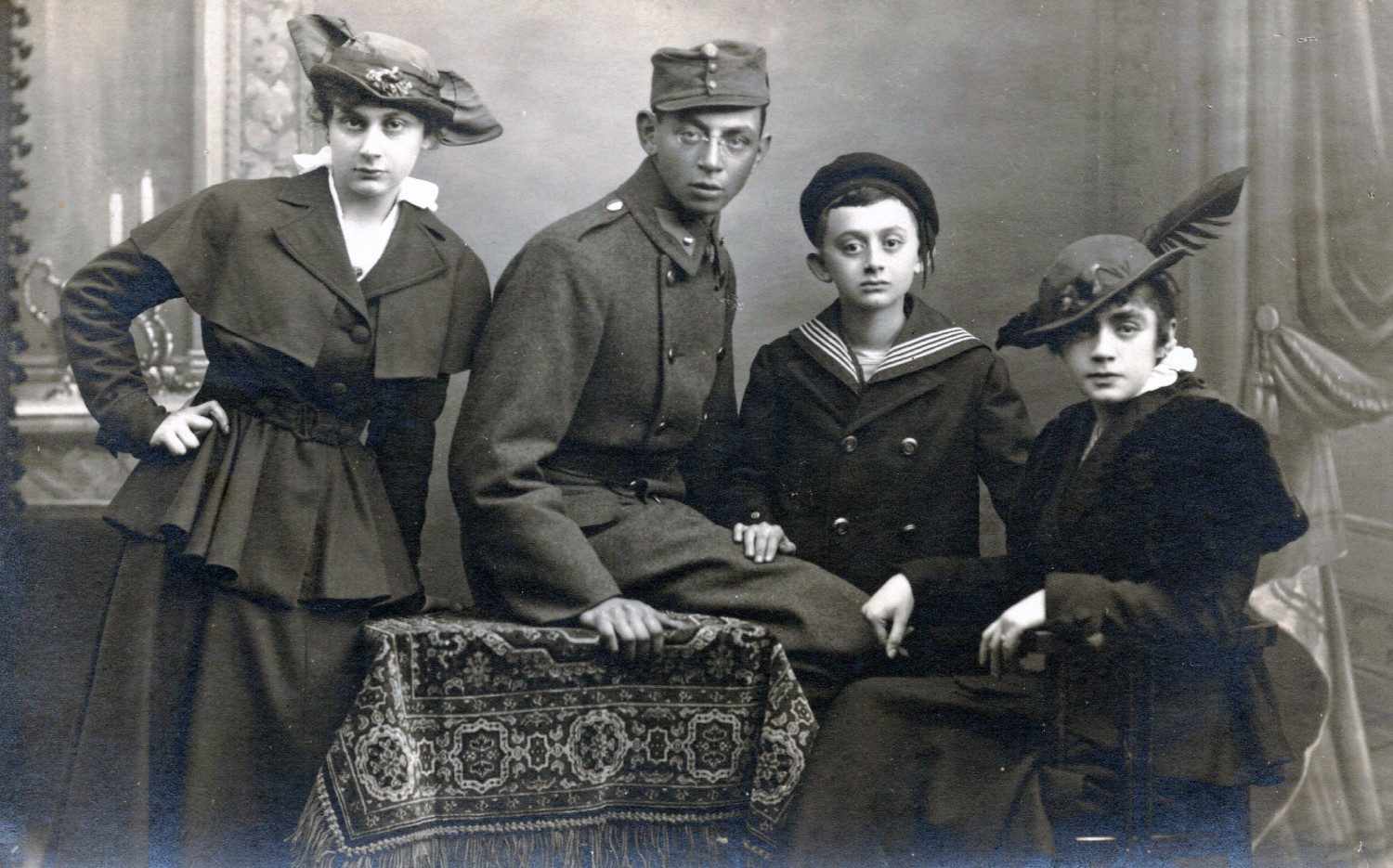 Emmy, George, Hans, and Lilly Kornmehl, Vienna, 1915